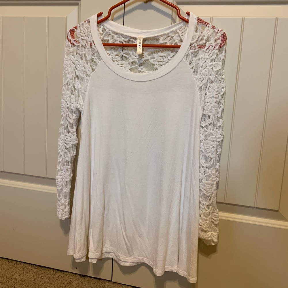 White lace sleeved shirt